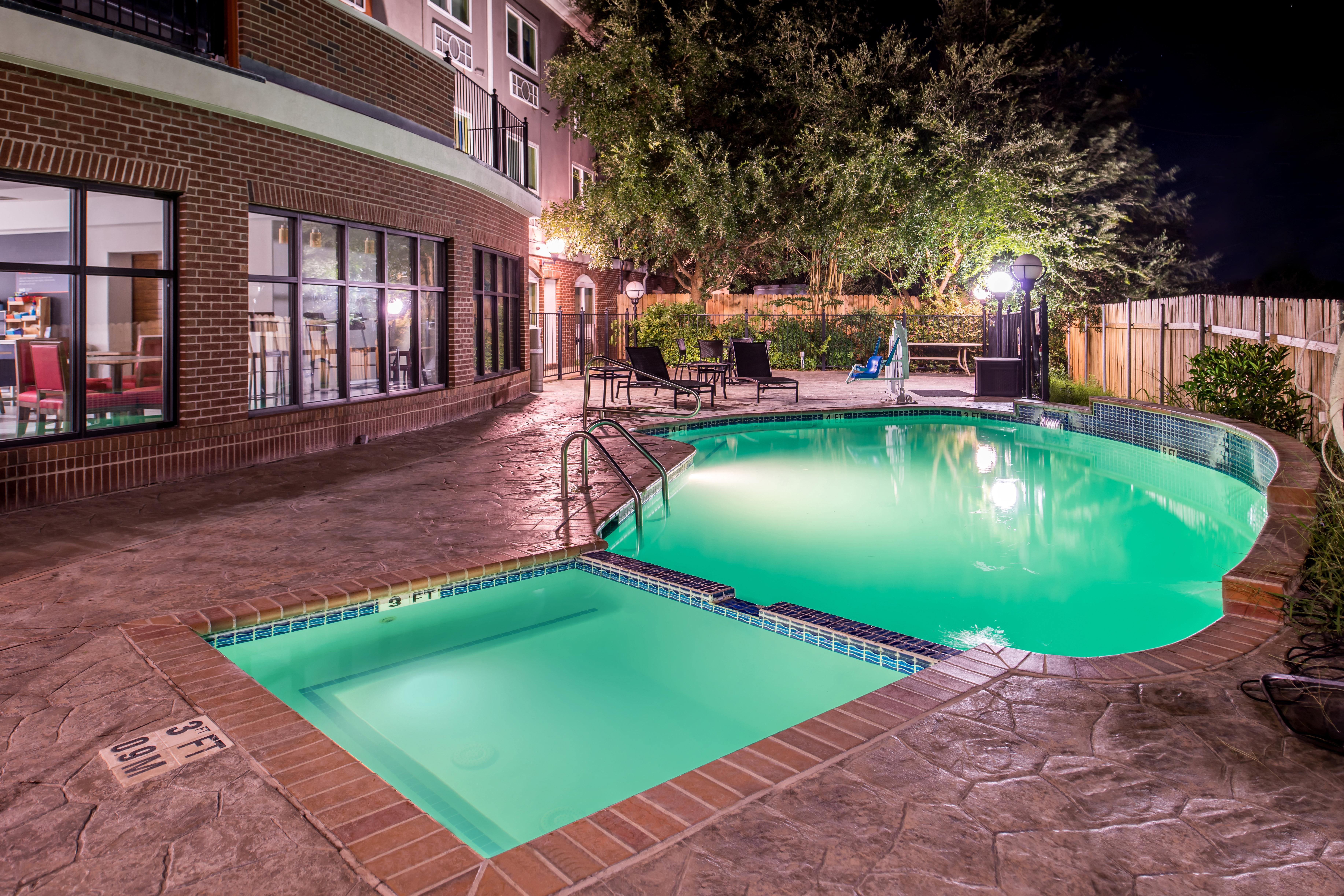 Holiday Inn Express Hotel & Suites Elgin By Ihg Zewnętrze zdjęcie